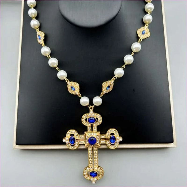 Crowned Pearl Necklace an Avant-garde Piece Marries Raw Power and Elegance